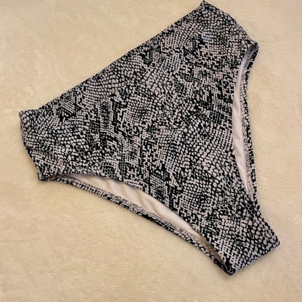 Xhilaration Swim -Snake Skin High Waisted Banded Bikini Bottom Sz Medium